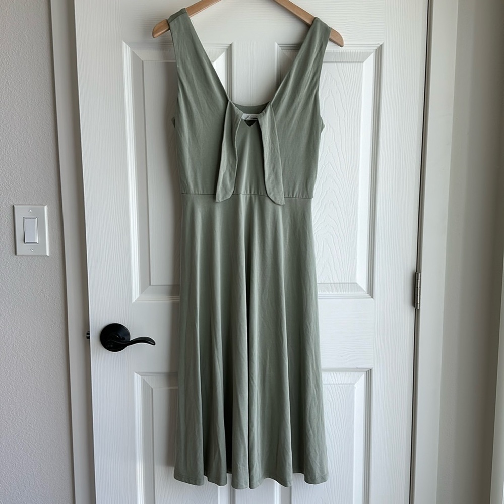 Pastel Green Women's Sleeveless Dress With Tie Front